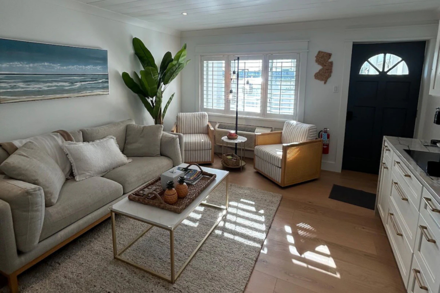 One-Week Stay at Avalon Beach-Block Condo
